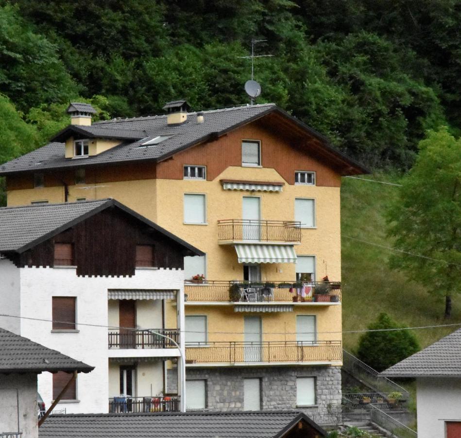 Casa Vacanza Dolcevita Averara Екстер'єр фото